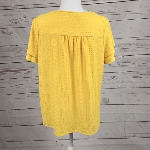 💸3/12$- Avon Eyelet Top w/ Flutter Sleeves-Medium - Picture 6 of 8